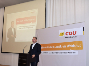 Begrüßung durch den Landtagsabgeordneten und CDU-Kreisvorsitzenden Felix Schreiner