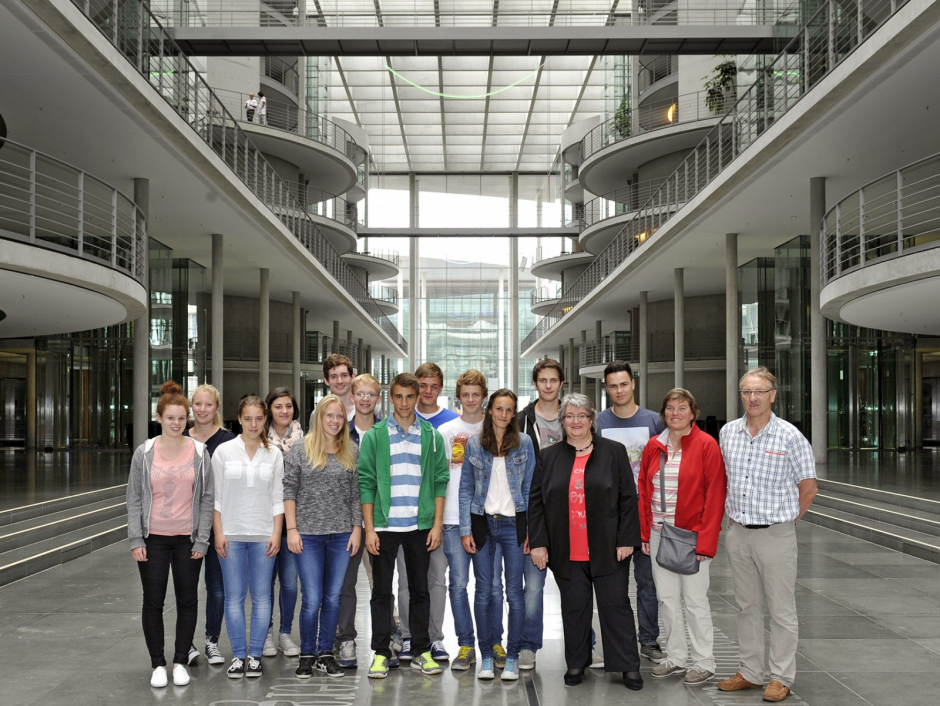 Besuch der 11. Klasse des Marie-Curie-Gymnasiums Kirchzarten | Bild: Deutscher Bundestag