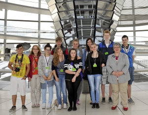 30. Juni 2014: Schüler der Realschule für Hörgeschädigte aus Stegen zu Besuch im Bundestag 