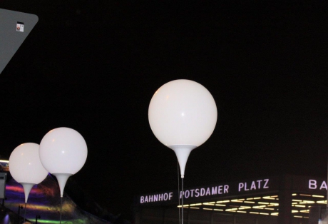 25 Jahre Mauerfall: Lichterkette in Berlin