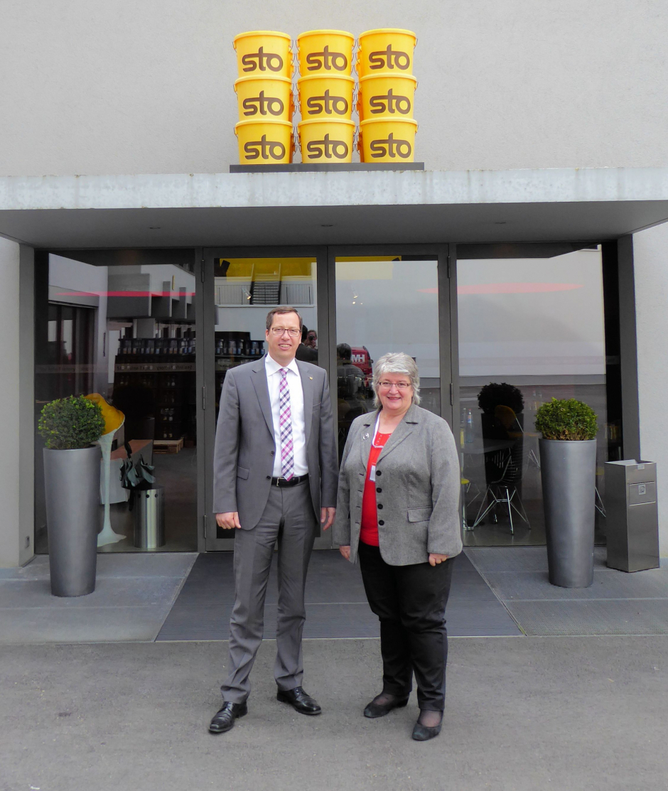 Gabriele Schmidt MdB mit Thade Bredtmann, Leiter Personal der Sto Gruppe und Mitglied der Geschäftsleitung